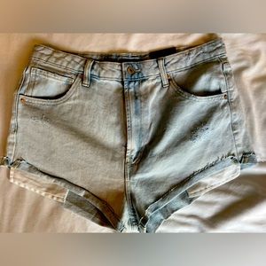 Wild Fable high rise cheeky light denim shorts 12/31